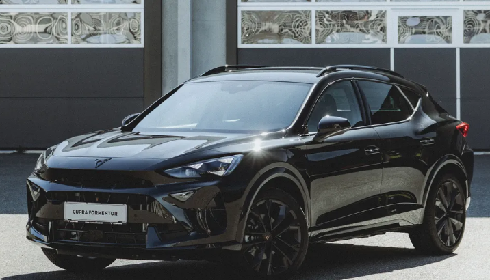 All black. Streng limitiert - nur 200 Stück. Jetzt für kurze Zeit!